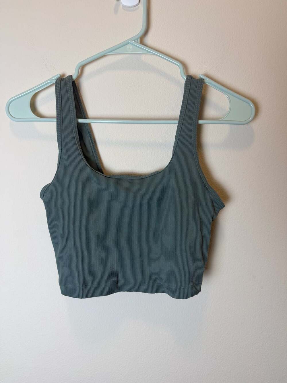 OFFLINE by Aerie Ribbed Medium Support Crop Tank Top Size M